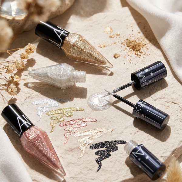 Diamond Shimmer Liquid Eyeliner & Glitter Eyeshadow | Long-Lasting Sparkling Eye Makeup